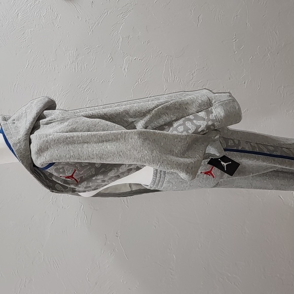 Boys Jordan Jogging Suit - Picture 2 of 8